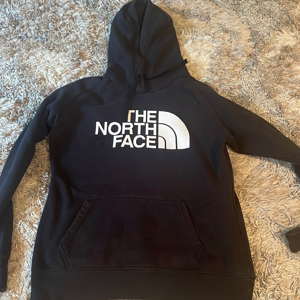 LIGHTLY USED NORTH FACE HOODIE